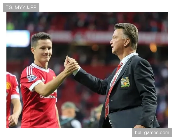 范加尔时代巴萨战术革新催生青年才俊,开启球队发展新纪元 范加尔时代巴萨战术革新催生青年才俊,开启球队发展新纪元