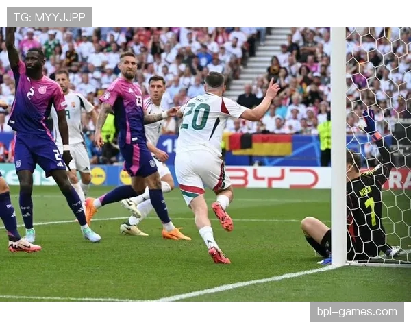 荷兰队全力出击，迎战欧洲杯决赛资格争夺战表现稳健