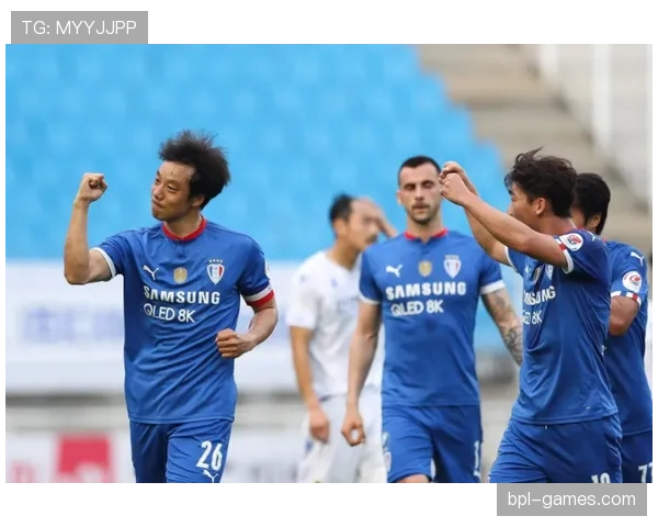 李诗沣训练完直接打车去米其林三星，这自律和享受切换得也太丝滑了